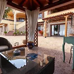 בית הארחה Domus Francy 4*