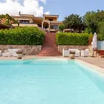 בית הארחה Domus Francy 4*