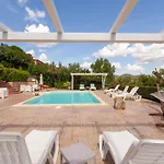 Domus Francy בית הארחה 4*