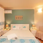 Domus Francy בית הארחה 4*
