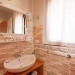 Domus Francy בית הארחה