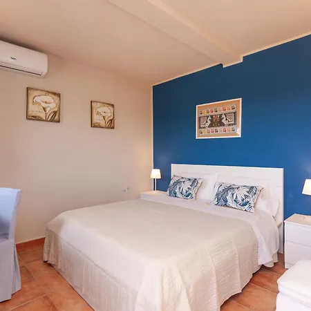 Domus Francy بيت ضيافة