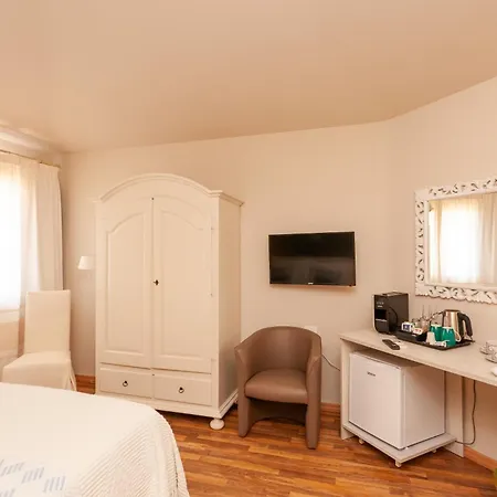 Pensjonat Domus Francy 4*