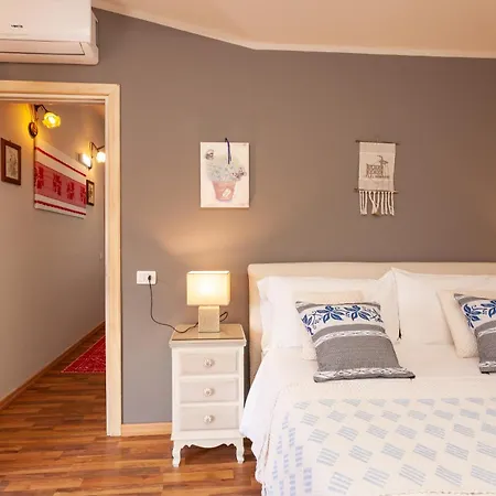 بيت ضيافة Domus Francy