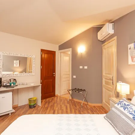 Domus Francy Pensjonat 4*