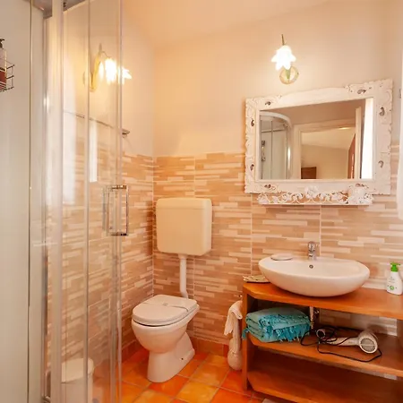 Gæstehus Domus Francy 4*